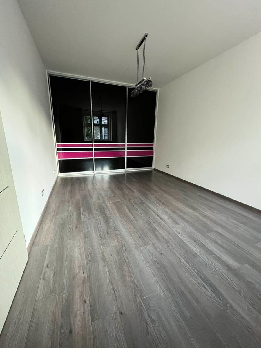 Prenájom bytu 2-izbový 59 m², Jeseniova, Praha, Praha Prenájom bytu 2-izbový 59 m², Jeseniova, Praha, Praha