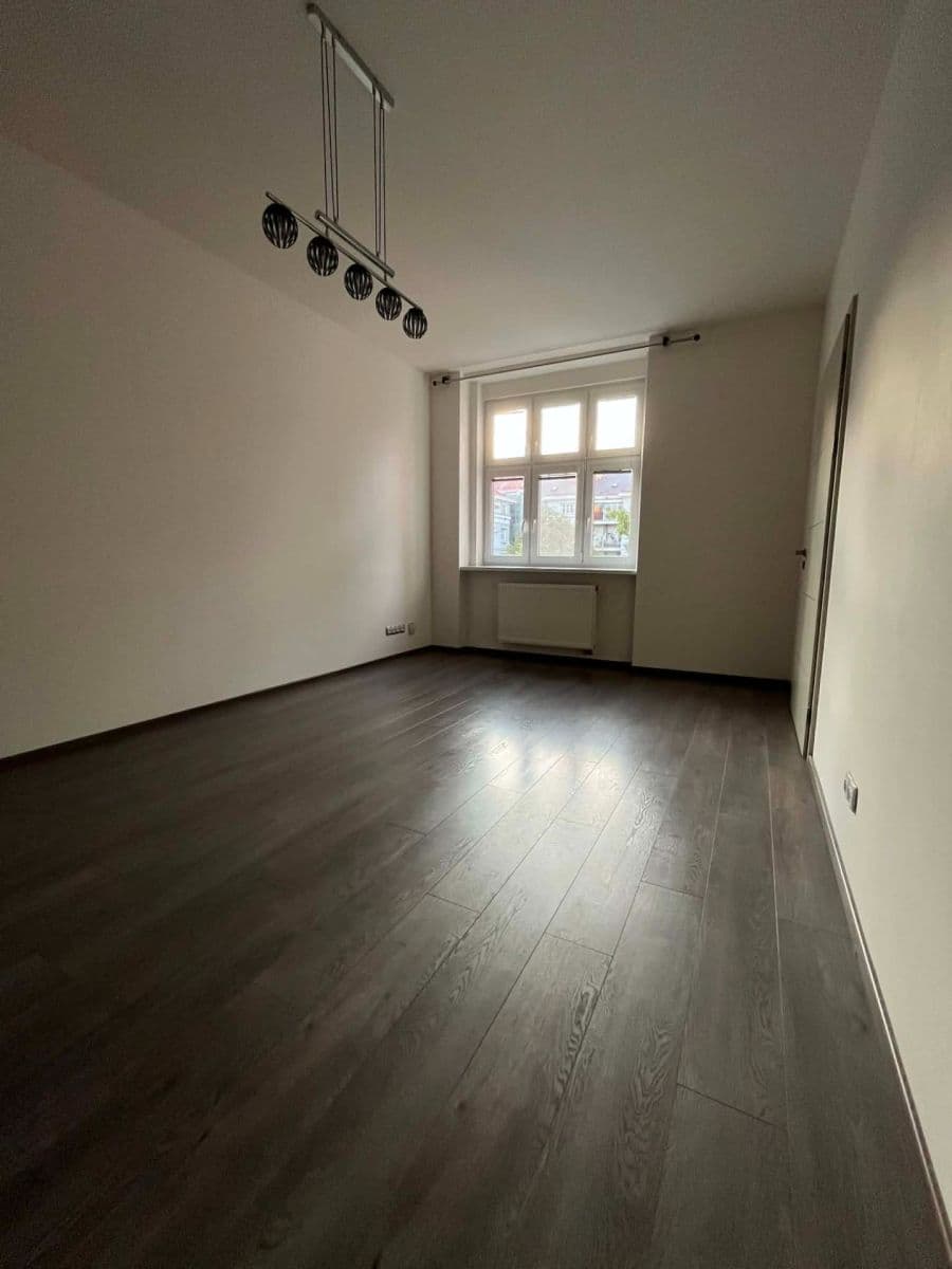 Prenájom bytu 2-izbový 59 m², Jeseniova, Praha, Praha Prenájom bytu 2-izbový 59 m², Jeseniova, Praha, Praha