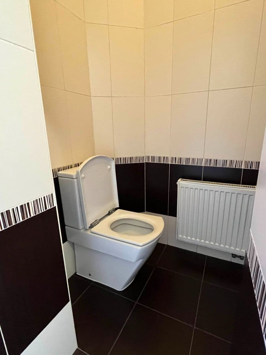 Prenájom bytu 2-izbový 59 m², Jeseniova, Praha, Praha Prenájom bytu 2-izbový 59 m², Jeseniova, Praha, Praha