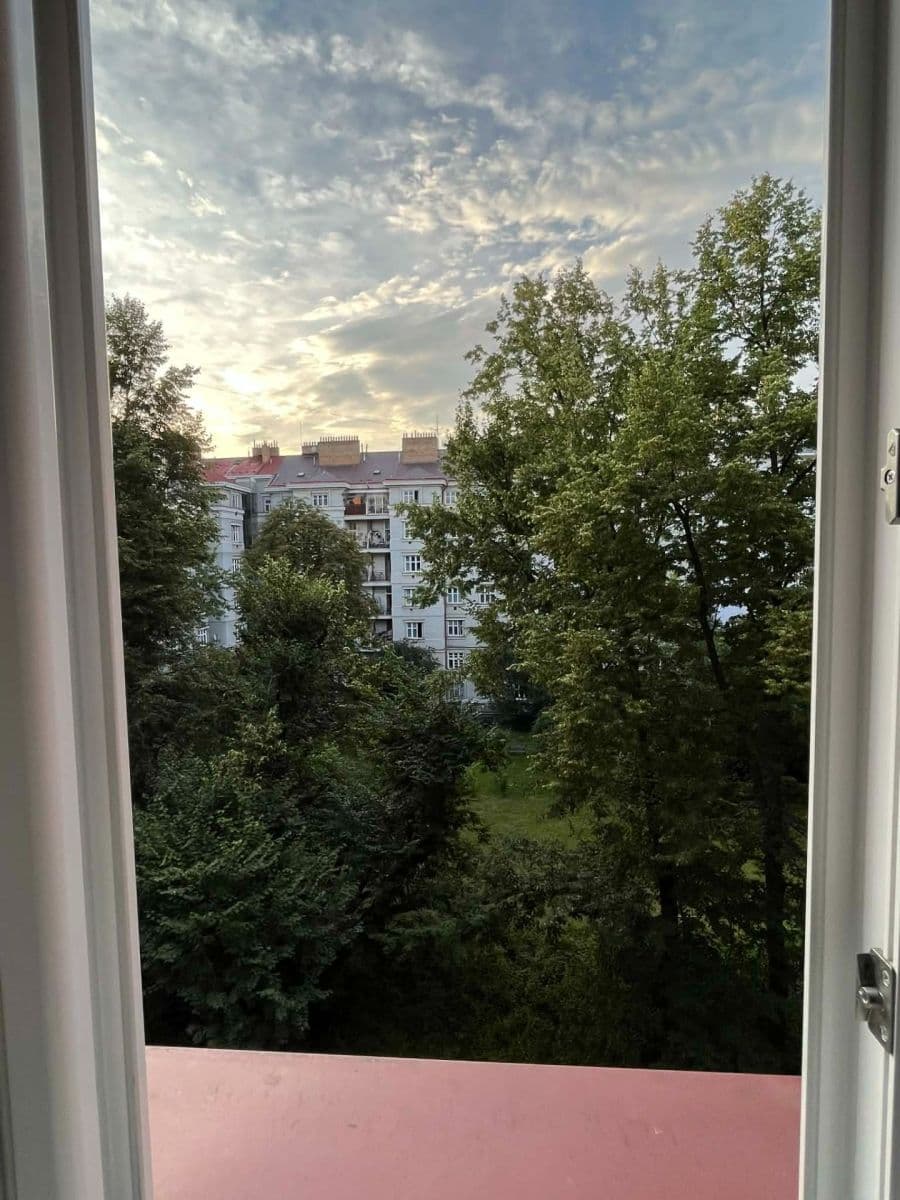 Prenájom bytu 2-izbový 59 m², Jeseniova, Praha, Praha Prenájom bytu 2-izbový 59 m², Jeseniova, Praha, Praha