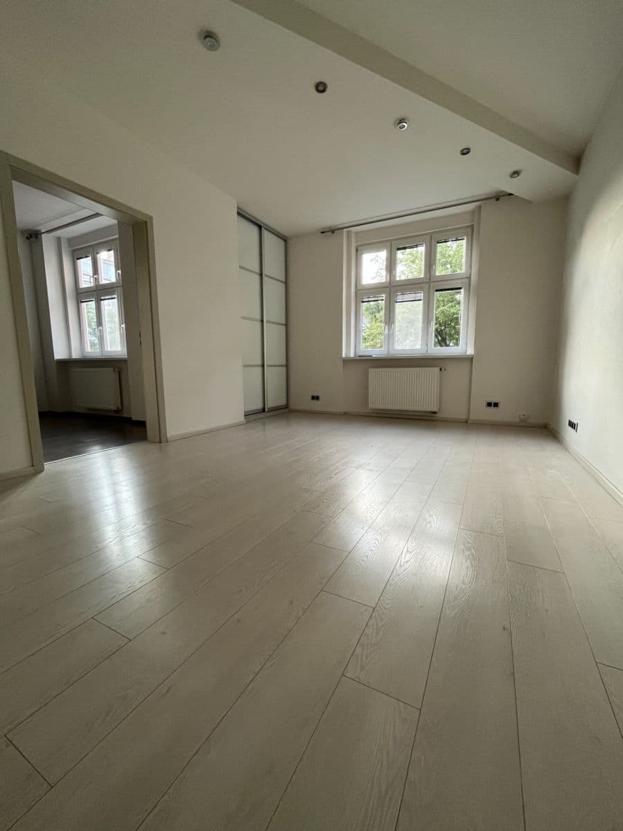 Prenájom bytu 2-izbový 60 m², Jeseniova, Praha, Praha Prenájom bytu 2-izbový 60 m², Jeseniova, Praha, Praha
