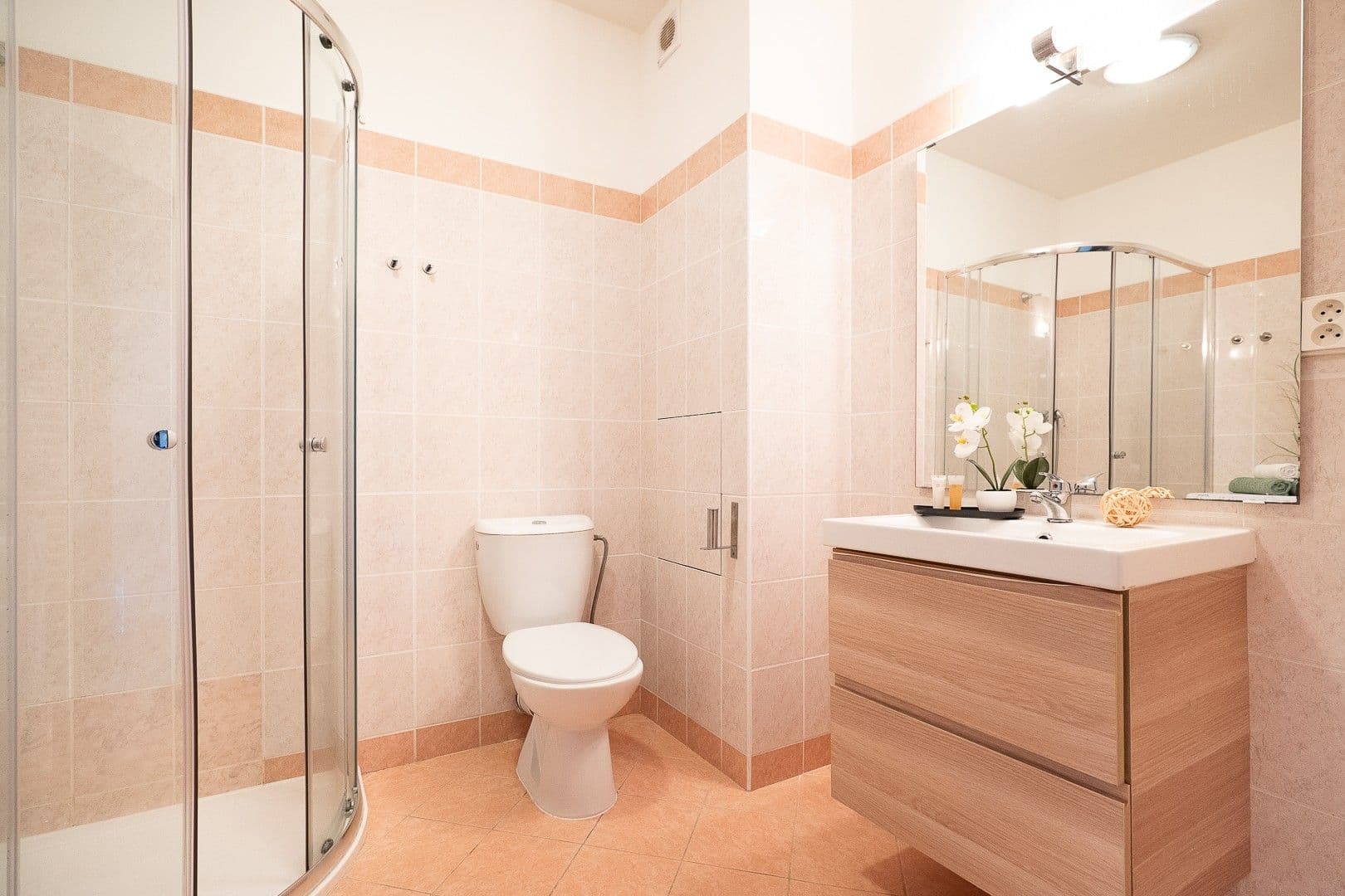 Predaj bytu 1-izbový 37 m², Roztocká, Úholičky, Středočeský kraj Predaj bytu 1-izbový 37 m², Roztocká, Úholičky, Středočeský kraj