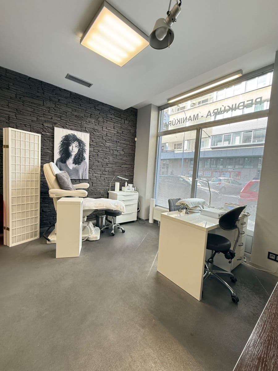 Prenájom nebytového priestoru 25 m², Tusarova, Praha, Praha Prenájom nebytového priestoru 25 m², Tusarova, Praha, Praha