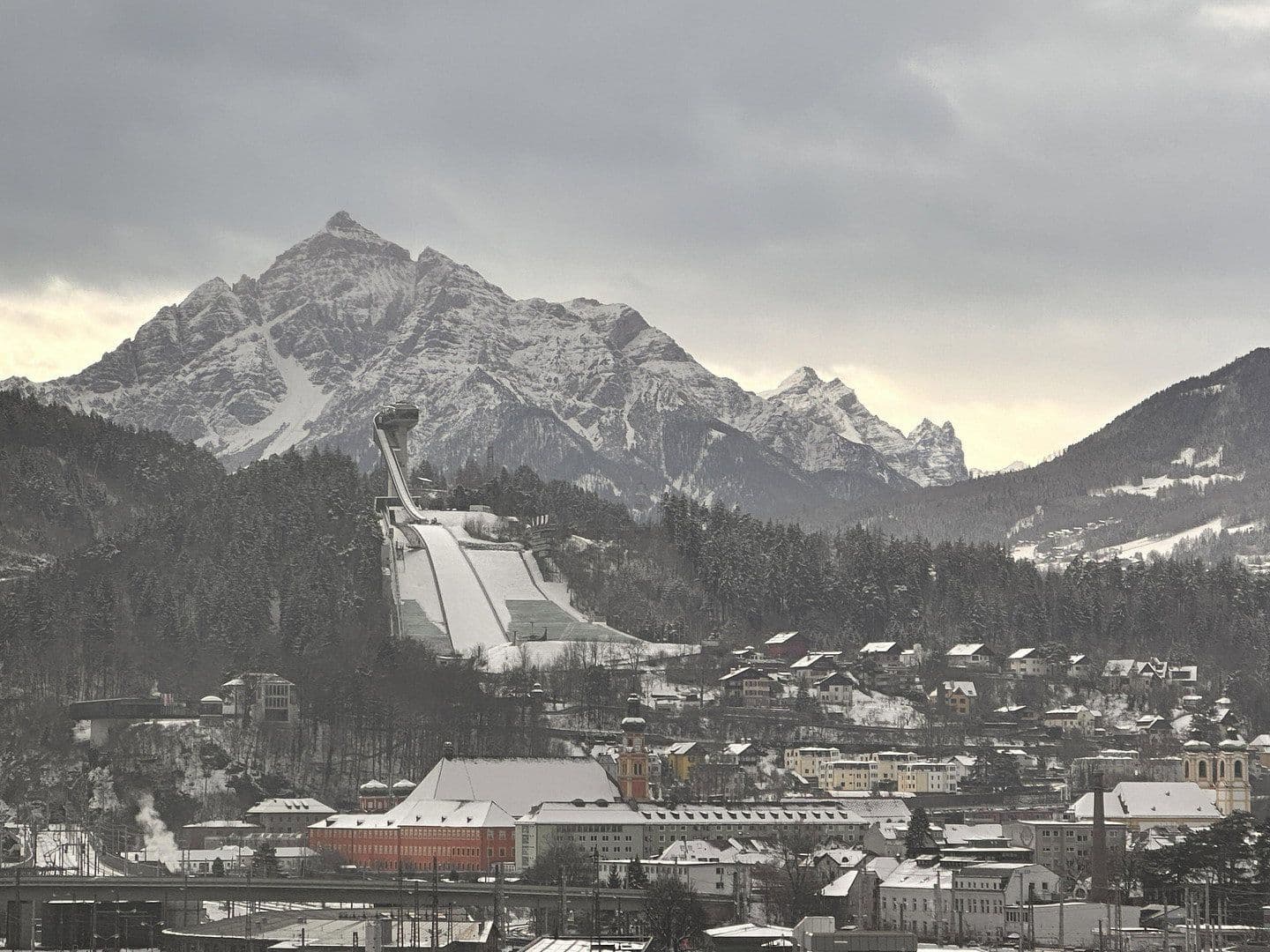 Prenájom bytu 4-izbový 83 m², Amraser Str. 4, Innsbruck, Tirolsko Prenájom bytu 4-izbový 83 m², Amraser Str. 4, Innsbruck, Tirolsko