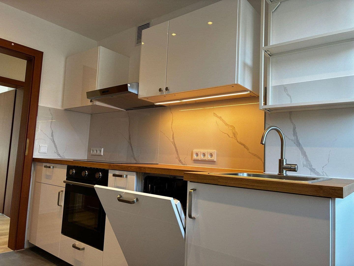 Prenájom bytu 3-izbový 67 m², Hannover, Dolné Sasko Prenájom bytu 3-izbový 67 m², Hannover, Dolné Sasko