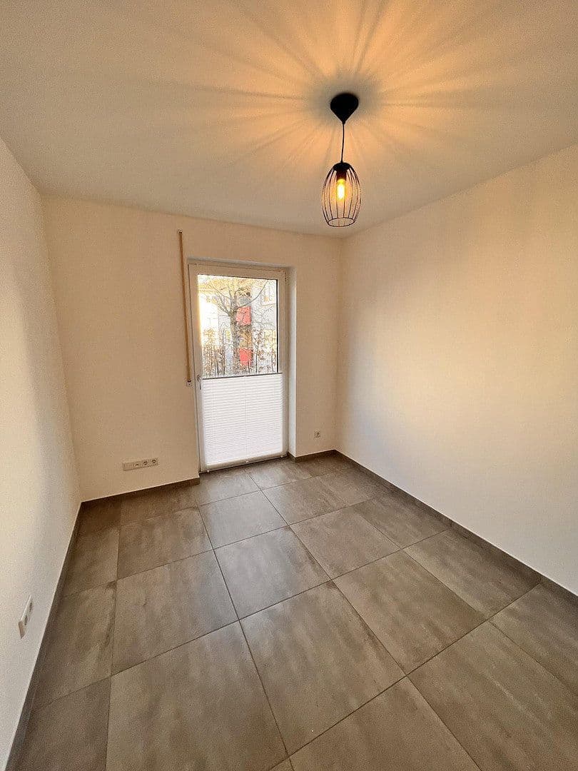 Prenájom bytu 3-izbový 86 m², Heilbronn, Bádensko-Wurttembersko Prenájom bytu 3-izbový 86 m², Heilbronn, Bádensko-Wurttembersko