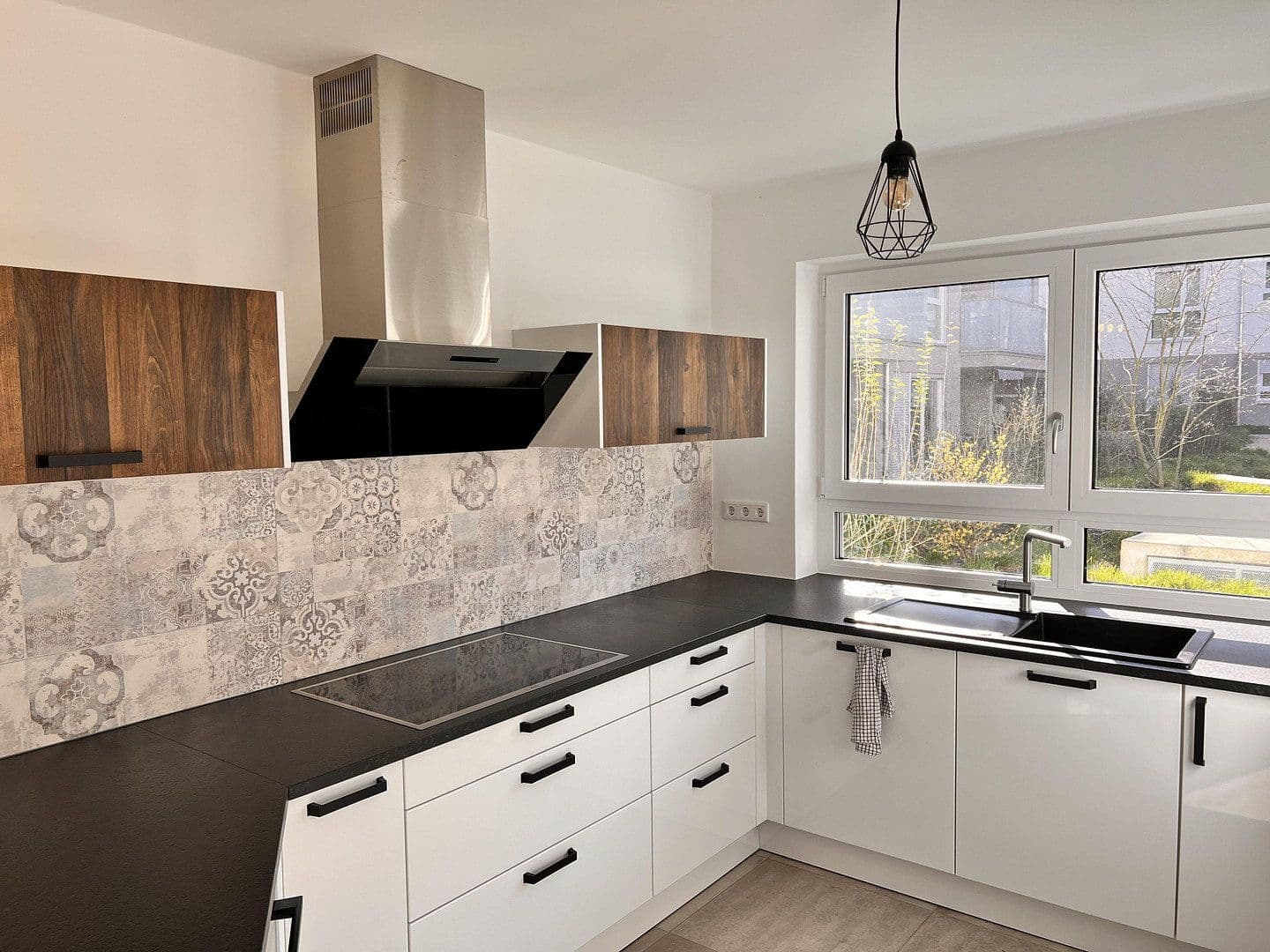 Prenájom bytu 3-izbový 86 m², Heilbronn, Bádensko-Wurttembersko Prenájom bytu 3-izbový 86 m², Heilbronn, Bádensko-Wurttembersko