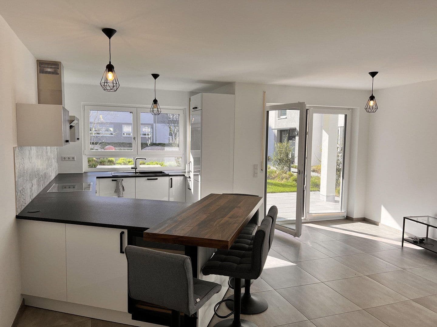 Prenájom bytu 3-izbový 86 m², Heilbronn, Bádensko-Wurttembersko Prenájom bytu 3-izbový 86 m², Heilbronn, Bádensko-Wurttembersko