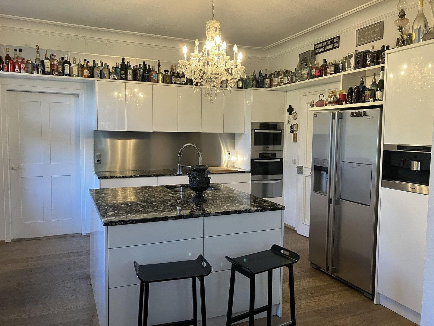 Predaj domu 300 m², pozemek 1.891 m², Lauchringen, Bádensko-Wurttembersko Predaj domu 300 m², pozemek 1.891 m², Lauchringen, Bádensko-Wurttembersko