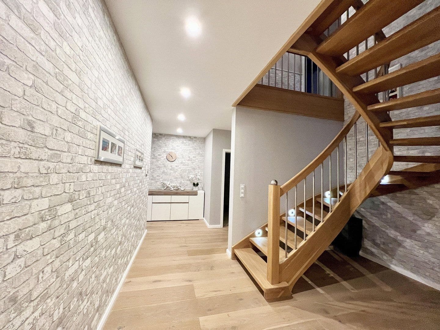 Predaj domu 239 m², pozemek 633 m², Laboe, Šlezvicko-Holštajnsko Predaj domu 239 m², pozemek 633 m², Laboe, Šlezvicko-Holštajnsko