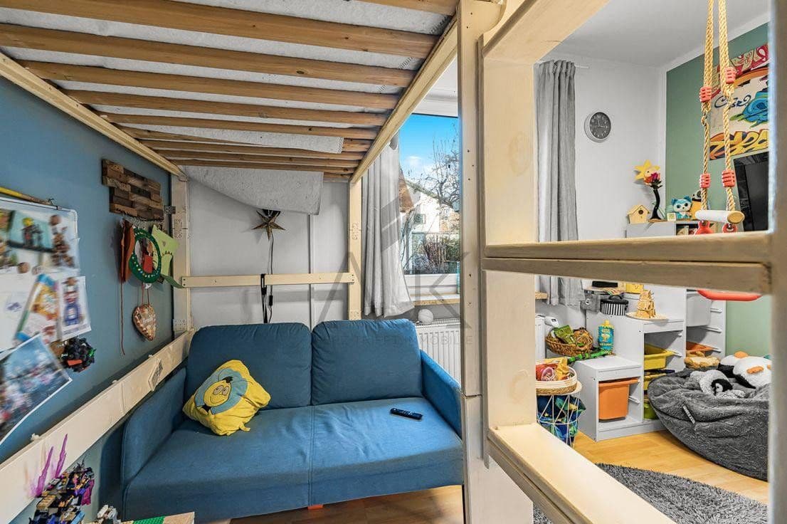 Predaj domu 140 m², pozemek 425 m², Lachenmeyrstraße 6, München, Bavorsko Predaj domu 140 m², pozemek 425 m², Lachenmeyrstraße 6, München, Bavorsko