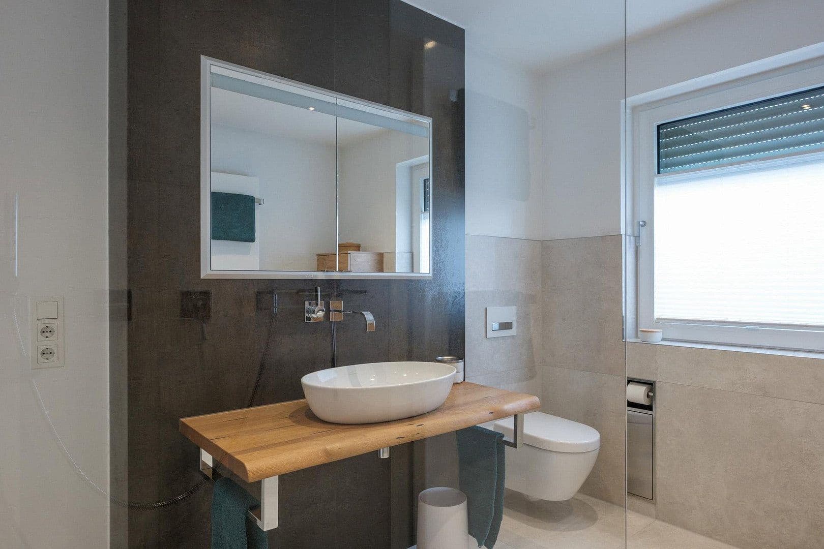 Predaj domu 228 m², pozemek 1.435 m², Ingelheim am Rhein, Porýnie-Falcko Predaj domu 228 m², pozemek 1.435 m², Ingelheim am Rhein, Porýnie-Falcko