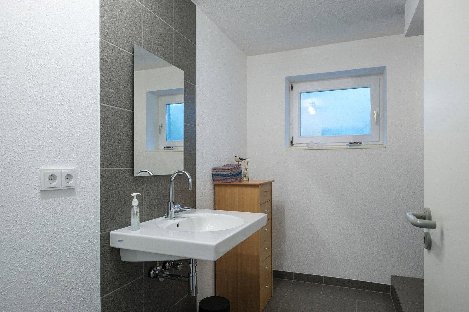 Predaj domu 228 m², pozemek 1.435 m², Ingelheim am Rhein, Porýnie-Falcko Predaj domu 228 m², pozemek 1.435 m², Ingelheim am Rhein, Porýnie-Falcko