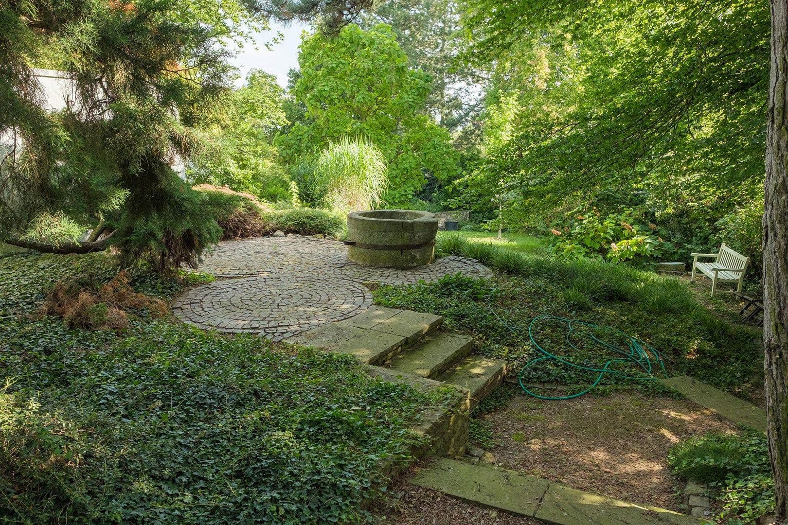 Predaj domu 228 m², pozemek 1.435 m², Ingelheim am Rhein, Porýnie-Falcko Predaj domu 228 m², pozemek 1.435 m², Ingelheim am Rhein, Porýnie-Falcko