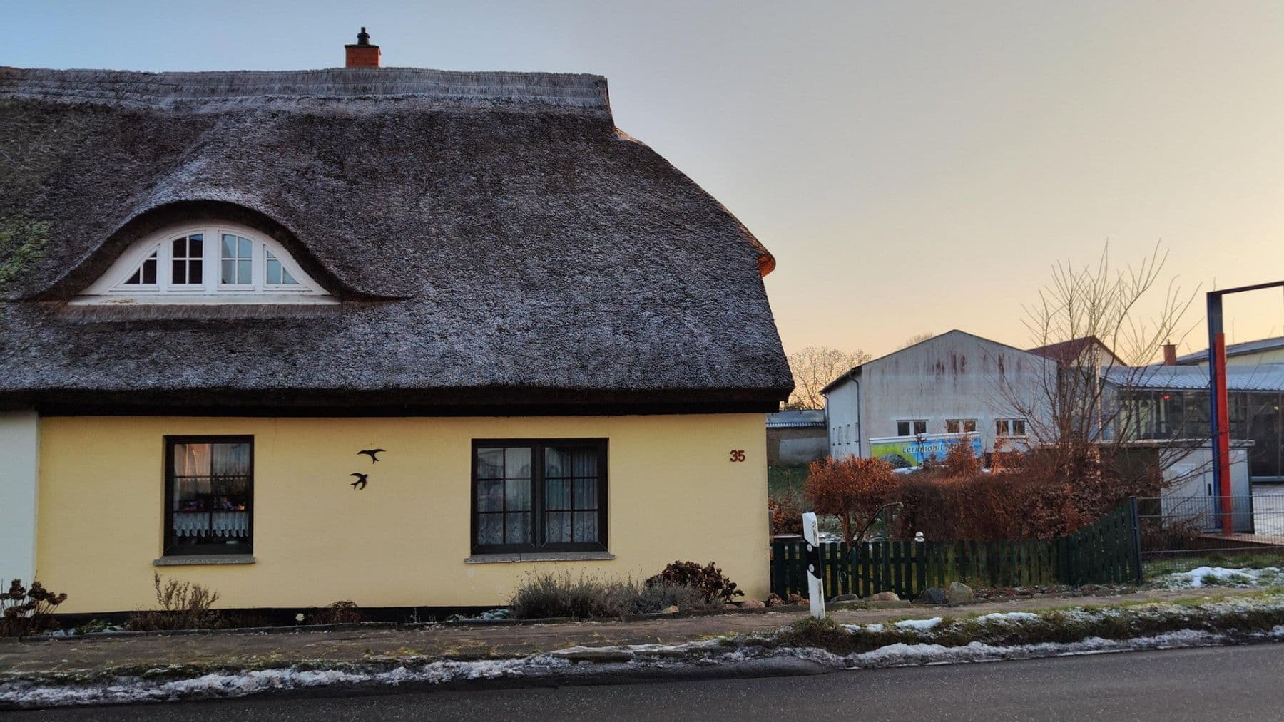 Predaj domu 92 m², pozemek 1.813 m², Dorfstraße 35, Putbus, Meklenbursko-Predpomoransko Predaj domu 92 m², pozemek 1.813 m², Dorfstraße 35, Putbus, Meklenbursko-Predpomoransko