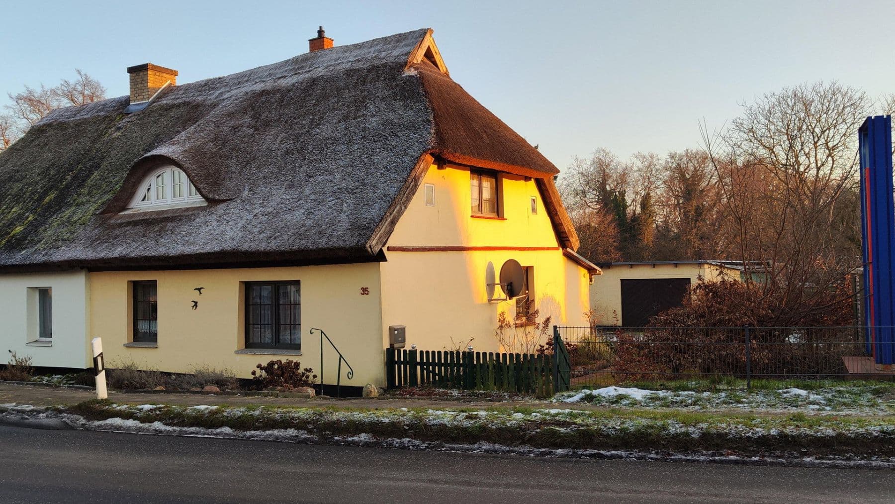 Predaj domu 92 m², pozemek 1.813 m², Dorfstraße 35, Putbus, Meklenbursko-Predpomoransko Predaj domu 92 m², pozemek 1.813 m², Dorfstraße 35, Putbus, Meklenbursko-Predpomoransko