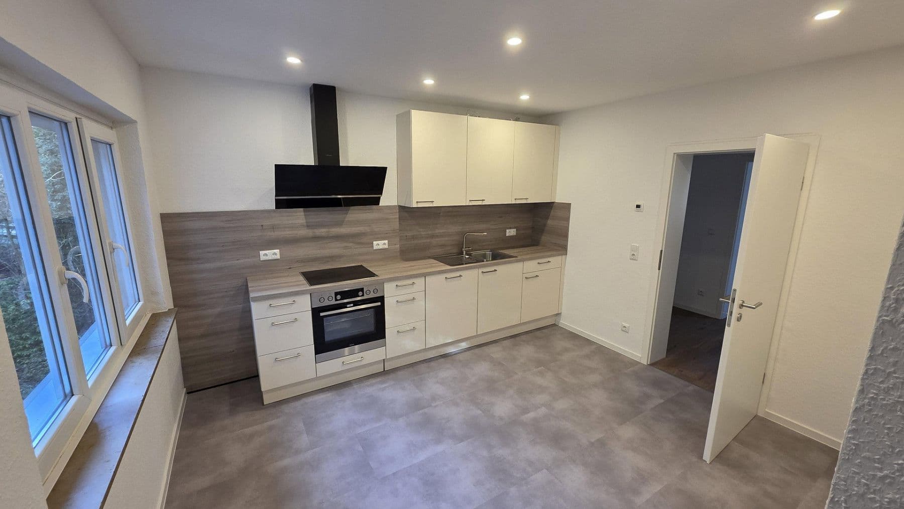 Prenájom bytu 3-izbový 70 m², Emilienstraße 54, Siegen, Severné Porýnie - Westfálsko Prenájom bytu 3-izbový 70 m², Emilienstraße 54, Siegen, Severné Porýnie - Westfálsko