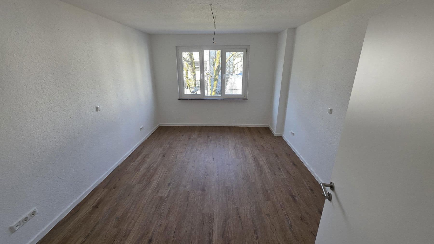 Prenájom bytu 3-izbový 70 m², Emilienstraße 54, Siegen, Severné Porýnie - Westfálsko Prenájom bytu 3-izbový 70 m², Emilienstraße 54, Siegen, Severné Porýnie - Westfálsko