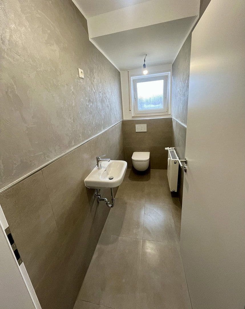 Prenájom bytu 5-izbový 107 m², Pariser Straße 163, Kaiserslautern, Porýnie-Falcko Prenájom bytu 5-izbový 107 m², Pariser Straße 163, Kaiserslautern, Porýnie-Falcko