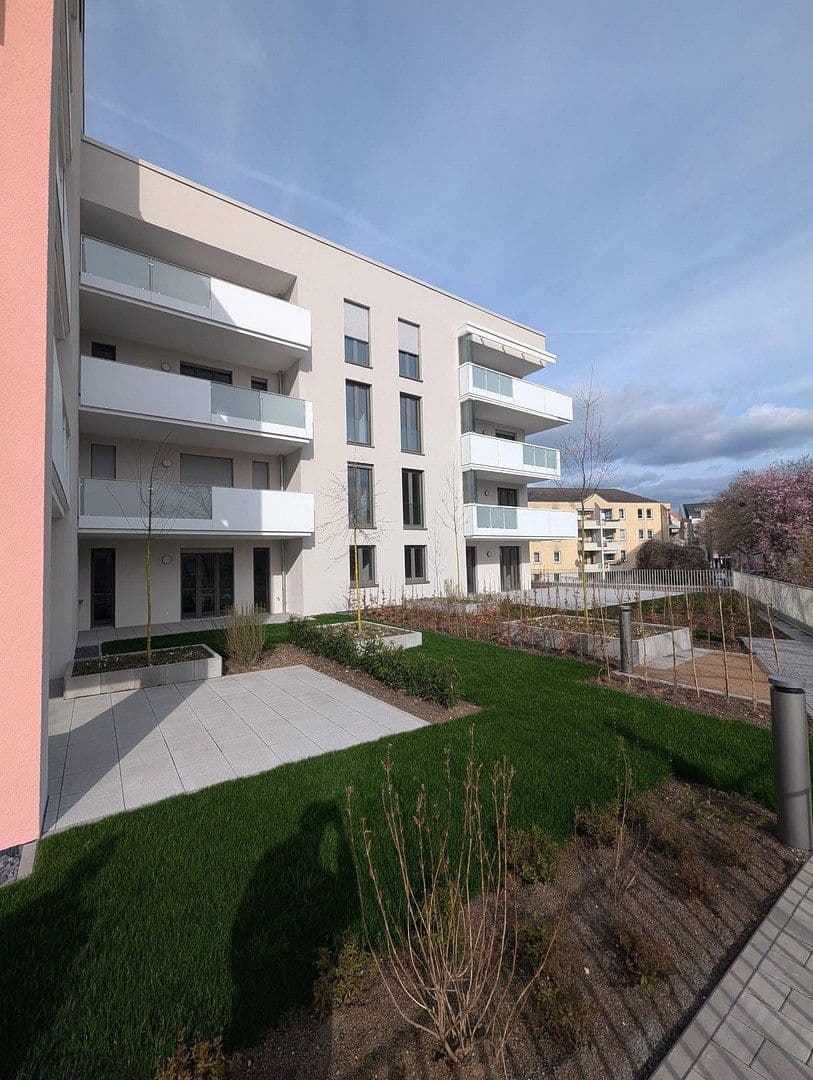 Prenájom bytu 3-izbový 87 m², Hannelore-Hermann-Straße 13, Koblenz, Porýnie-Falcko Prenájom bytu 3-izbový 87 m², Hannelore-Hermann-Straße 13, Koblenz, Porýnie-Falcko