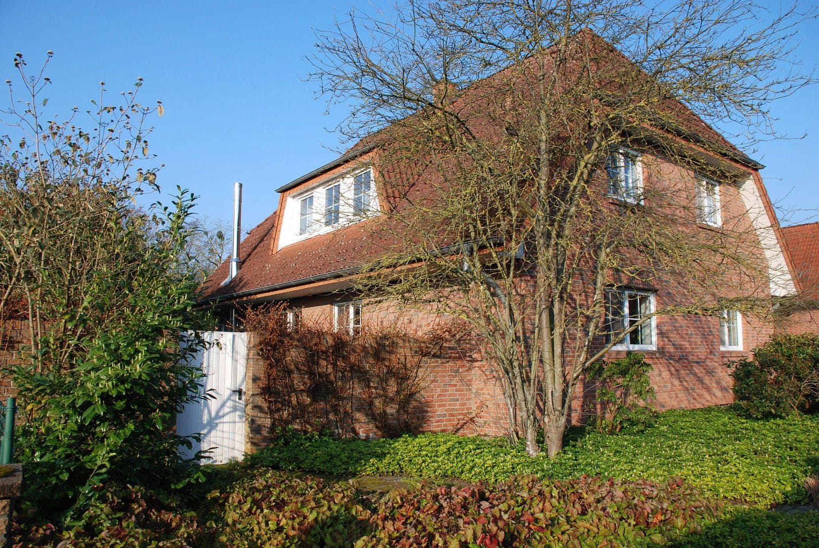 Predaj domu 197 m², pozemek 1.534 m², Bad Münder am Deister, Dolné Sasko Predaj domu 197 m², pozemek 1.534 m², Bad Münder am Deister, Dolné Sasko