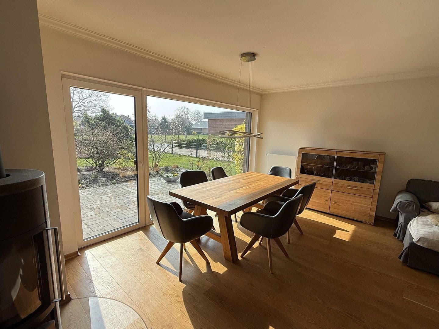 Predaj domu 128 m², pozemek 733 m², Roßfelde 12, Zetel, Dolné Sasko Predaj domu 128 m², pozemek 733 m², Roßfelde 12, Zetel, Dolné Sasko