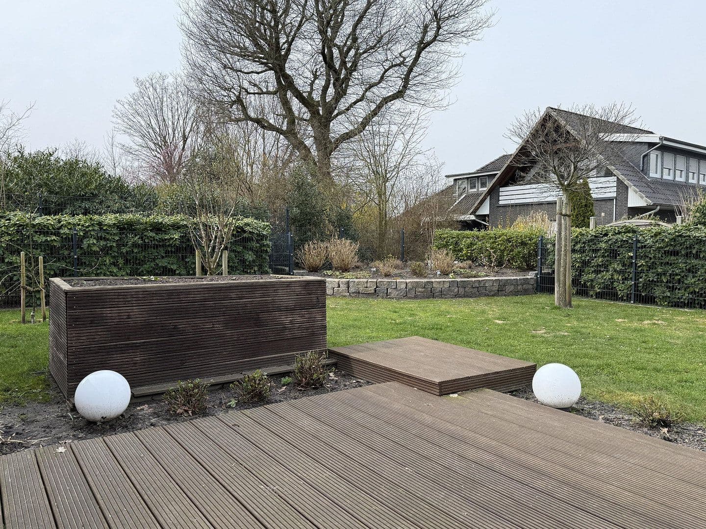 Predaj domu 128 m², pozemek 733 m², Roßfelde 12, Zetel, Dolné Sasko Predaj domu 128 m², pozemek 733 m², Roßfelde 12, Zetel, Dolné Sasko