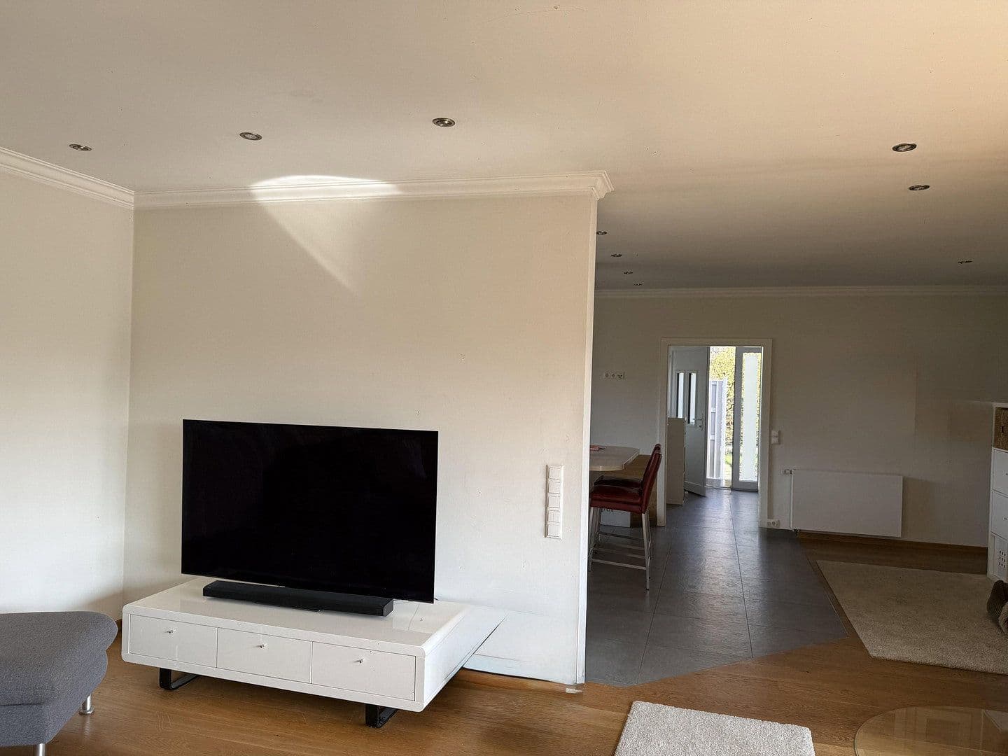 Predaj domu 128 m², pozemek 733 m², Roßfelde 12, Zetel, Dolné Sasko Predaj domu 128 m², pozemek 733 m², Roßfelde 12, Zetel, Dolné Sasko