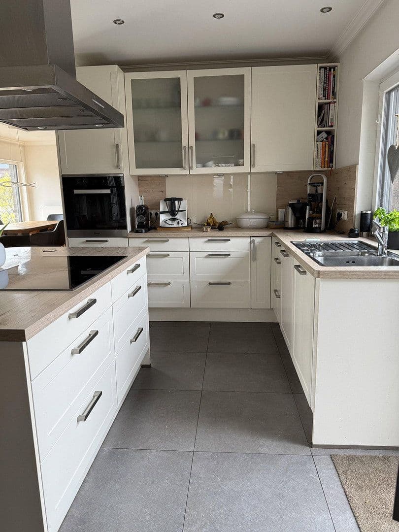 Predaj domu 128 m², pozemek 733 m², Roßfelde 12, Zetel, Dolné Sasko Predaj domu 128 m², pozemek 733 m², Roßfelde 12, Zetel, Dolné Sasko