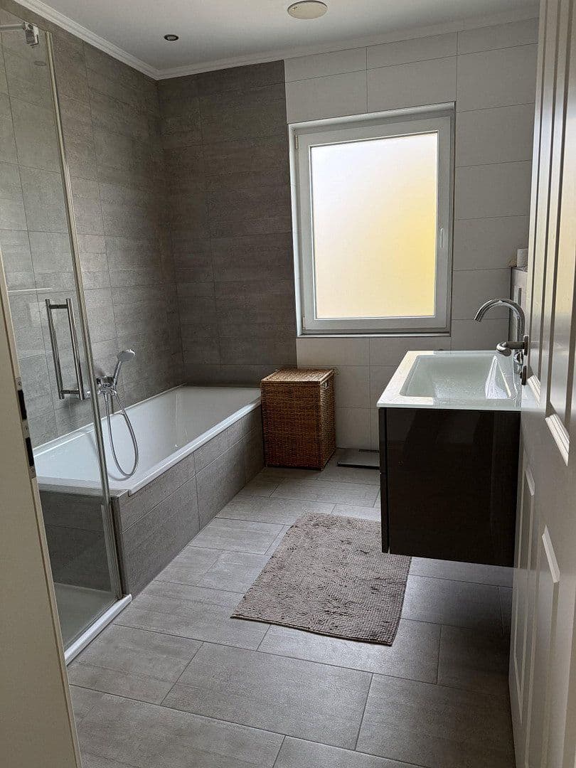 Predaj domu 128 m², pozemek 733 m², Roßfelde 12, Zetel, Dolné Sasko Predaj domu 128 m², pozemek 733 m², Roßfelde 12, Zetel, Dolné Sasko