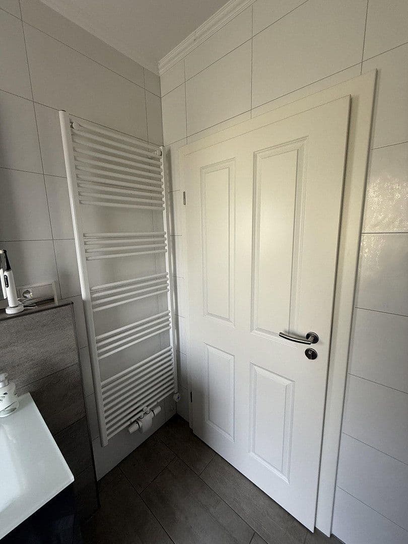 Predaj domu 128 m², pozemek 733 m², Roßfelde 12, Zetel, Dolné Sasko Predaj domu 128 m², pozemek 733 m², Roßfelde 12, Zetel, Dolné Sasko