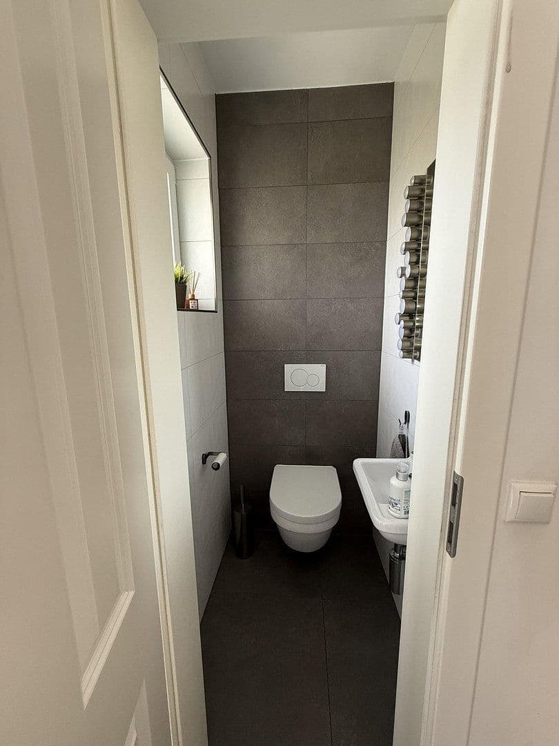 Predaj domu 128 m², pozemek 733 m², Roßfelde 12, Zetel, Dolné Sasko Predaj domu 128 m², pozemek 733 m², Roßfelde 12, Zetel, Dolné Sasko