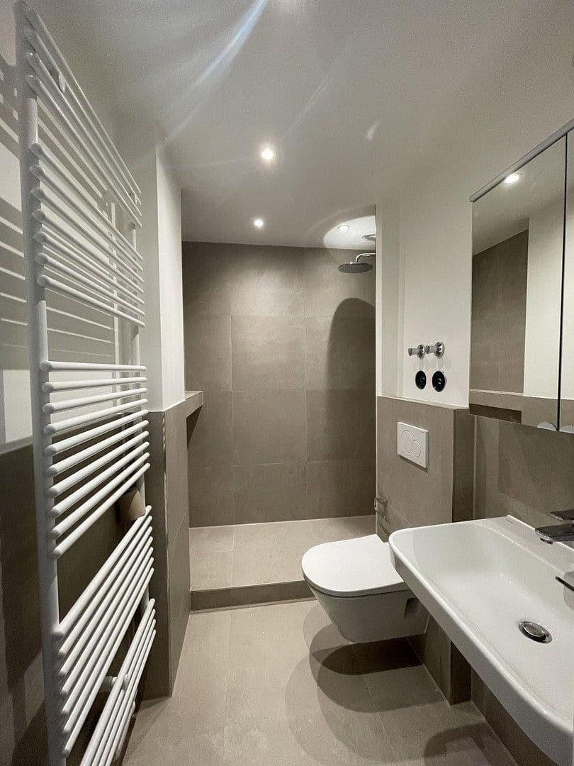 Prenájom bytu 2-izbový 56 m², Denninger Str. 218, München, Bavorsko Prenájom bytu 2-izbový 56 m², Denninger Str. 218, München, Bavorsko