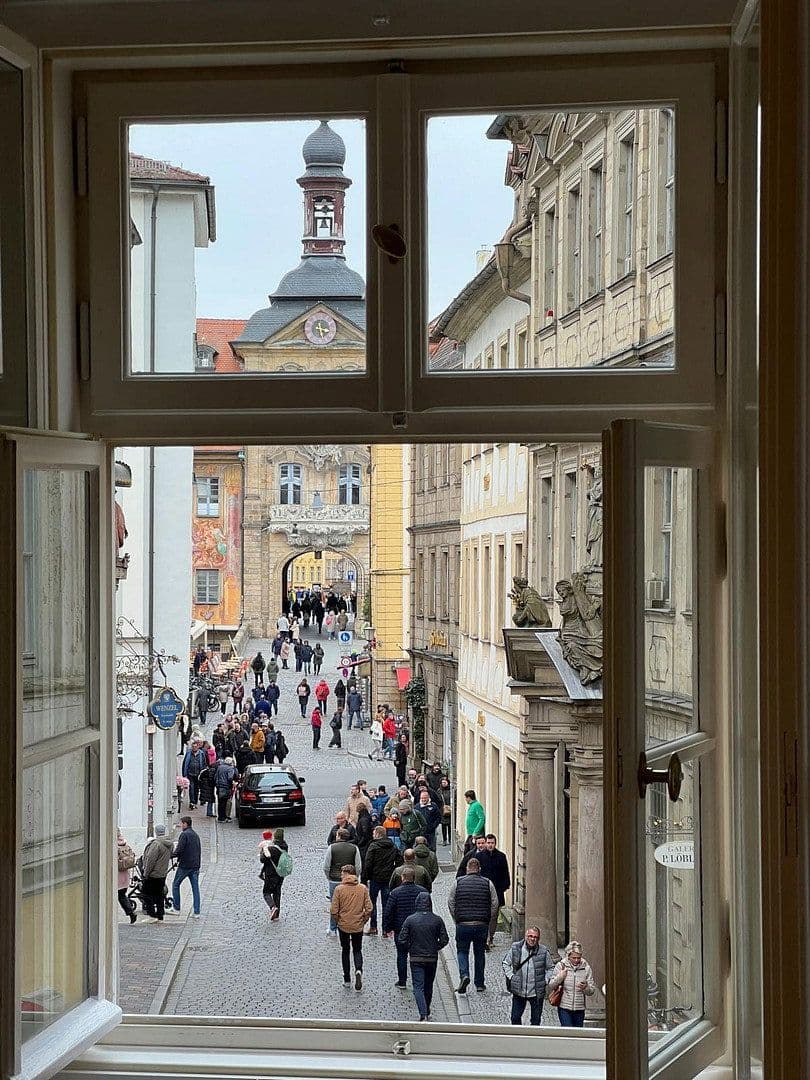 Prenájom bytu 3-izbový 90 m², Karolinenstraße 17, Bamberg, Bavorsko Prenájom bytu 3-izbový 90 m², Karolinenstraße 17, Bamberg, Bavorsko