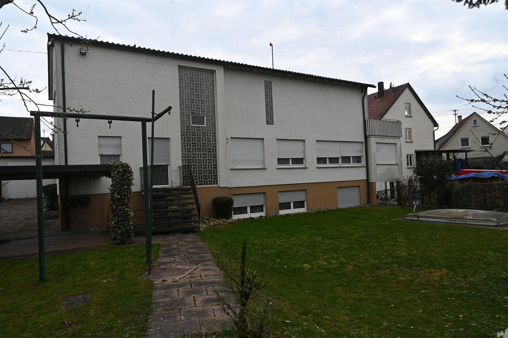 Predaj domu 570 m², pozemek 1.100 m², Schwaikheim, Bádensko-Wurttembersko Predaj domu 570 m², pozemek 1.100 m², Schwaikheim, Bádensko-Wurttembersko