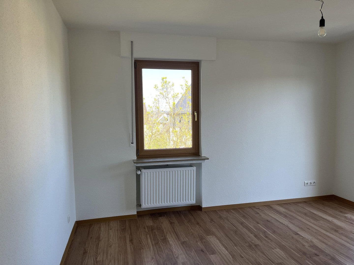 Prenájom bytu 3-izbový 80 m², Andernach, Porýnie-Falcko Prenájom bytu 3-izbový 80 m², Andernach, Porýnie-Falcko