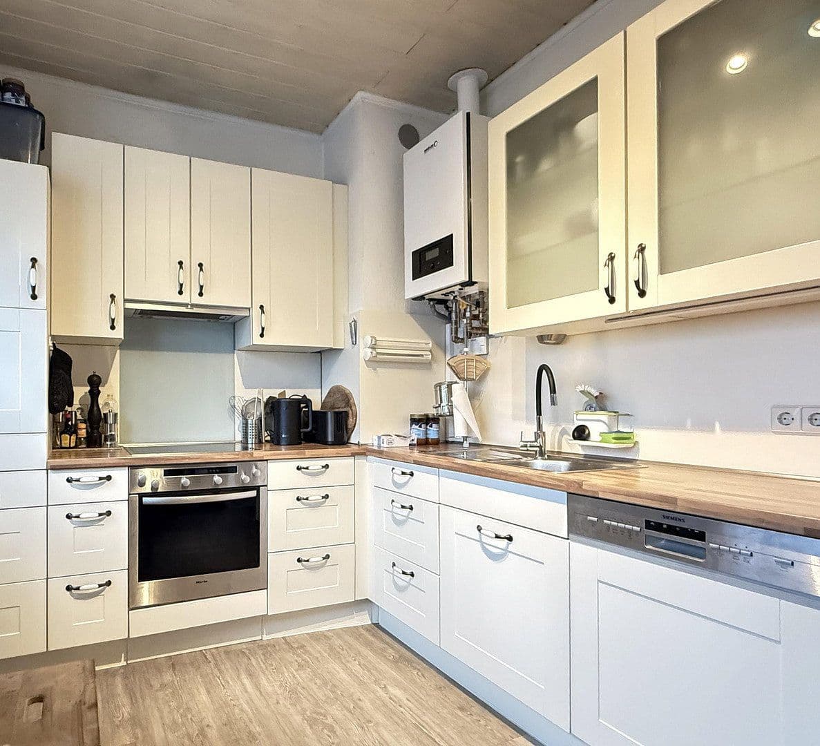 Prenájom bytu 2-izbový 79 m², Mühlstraße 12A, Monsheim, Porýnie-Falcko Prenájom bytu 2-izbový 79 m², Mühlstraße 12A, Monsheim, Porýnie-Falcko