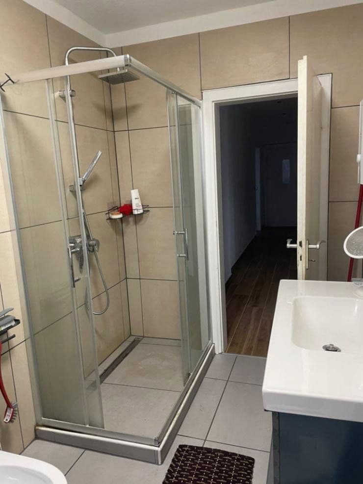 Prenájom bytu 4-izbový 100 m², Lengsdorfer Hauptstraße 97, Bonn, Severné Porýnie - Westfálsko Prenájom bytu 4-izbový 100 m², Lengsdorfer Hauptstraße 97, Bonn, Severné Porýnie - Westfálsko