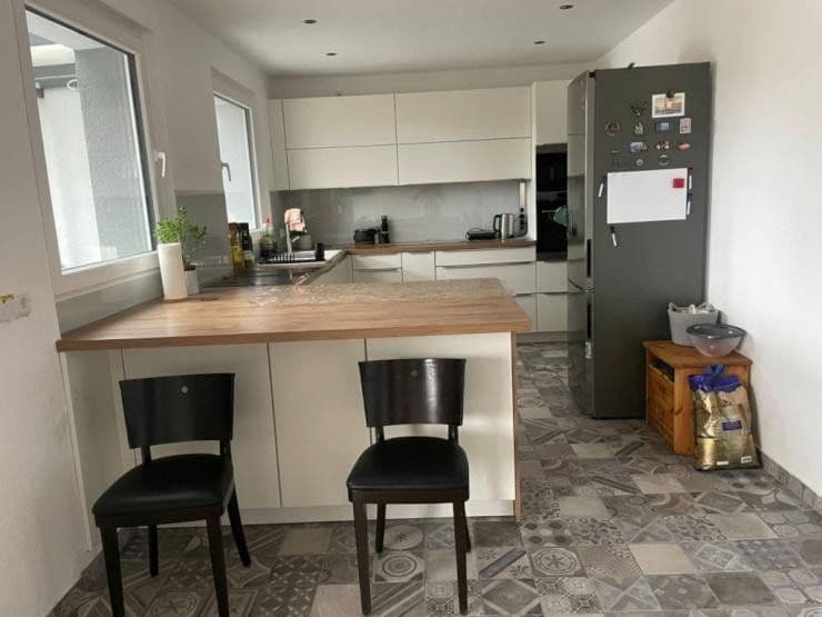 Prenájom bytu 4-izbový 100 m², Lengsdorfer Hauptstraße 97, Bonn, Severné Porýnie - Westfálsko Prenájom bytu 4-izbový 100 m², Lengsdorfer Hauptstraße 97, Bonn, Severné Porýnie - Westfálsko