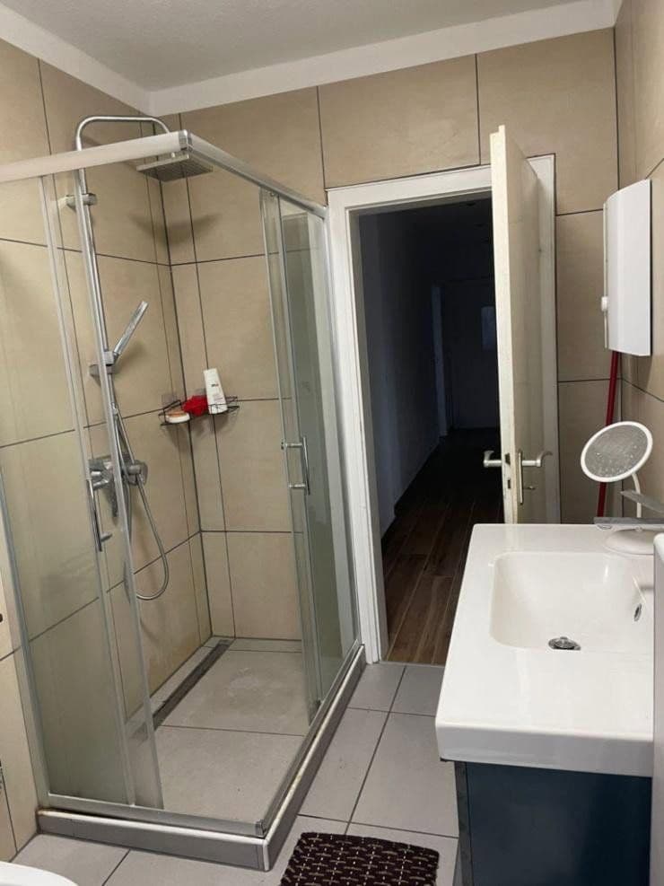 Prenájom bytu 4-izbový 100 m², Lengsdorfer Hauptstraße 97, Bonn, Severné Porýnie - Westfálsko Prenájom bytu 4-izbový 100 m², Lengsdorfer Hauptstraße 97, Bonn, Severné Porýnie - Westfálsko