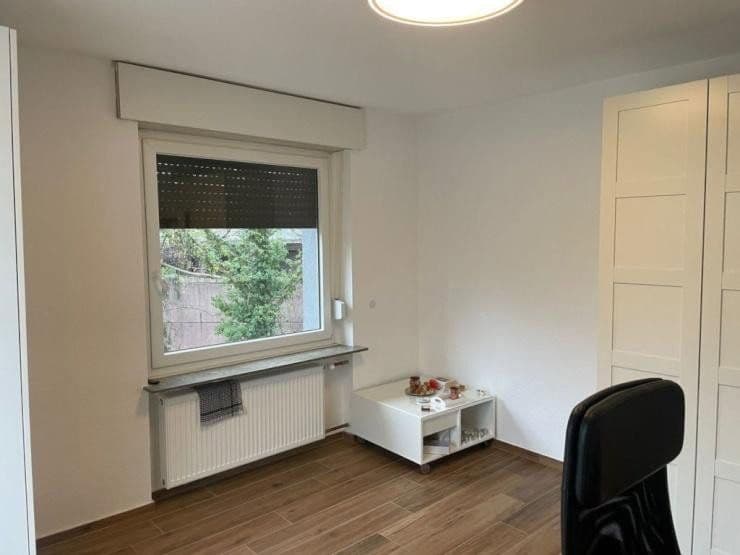 Prenájom bytu 4-izbový 100 m², Lengsdorfer Hauptstraße 97, Bonn, Severné Porýnie - Westfálsko Prenájom bytu 4-izbový 100 m², Lengsdorfer Hauptstraße 97, Bonn, Severné Porýnie - Westfálsko