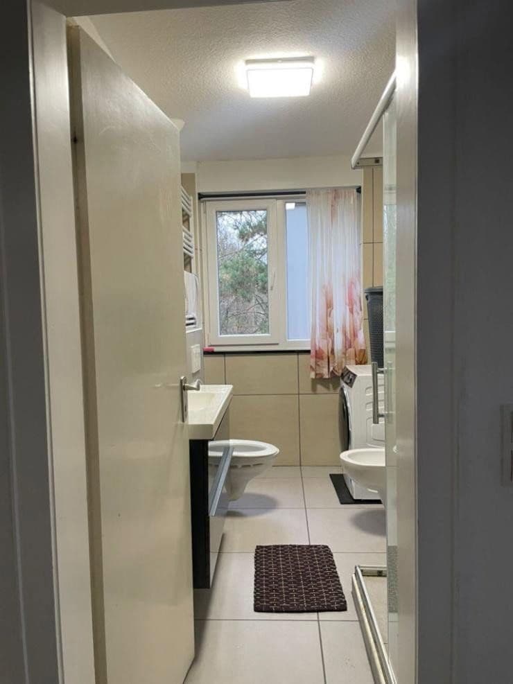 Prenájom bytu 4-izbový 100 m², Lengsdorfer Hauptstraße 97, Bonn, Severné Porýnie - Westfálsko Prenájom bytu 4-izbový 100 m², Lengsdorfer Hauptstraße 97, Bonn, Severné Porýnie - Westfálsko