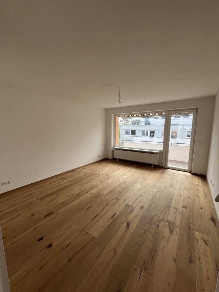 Prenájom bytu 4-izbový 93 m², Nürnberg, Bavorsko Prenájom bytu 4-izbový 93 m², Nürnberg, Bavorsko
