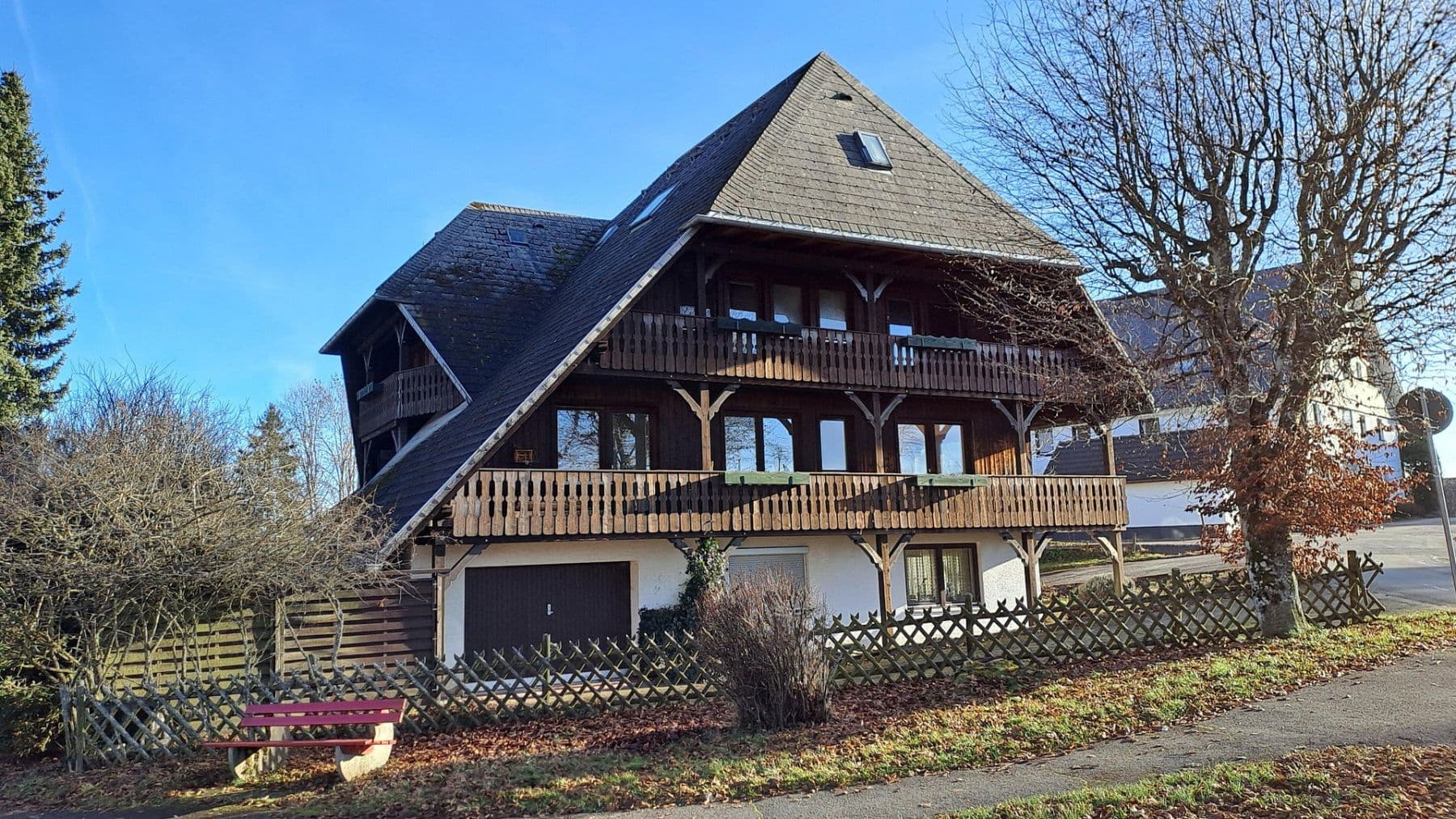 Predaj domu 436 m², pozemek 1.970 m², Erlenbachweg 22, Lenzkirch, Bádensko-Wurttembersko Predaj domu 436 m², pozemek 1.970 m², Erlenbachweg 22, Lenzkirch, Bádensko-Wurttembersko