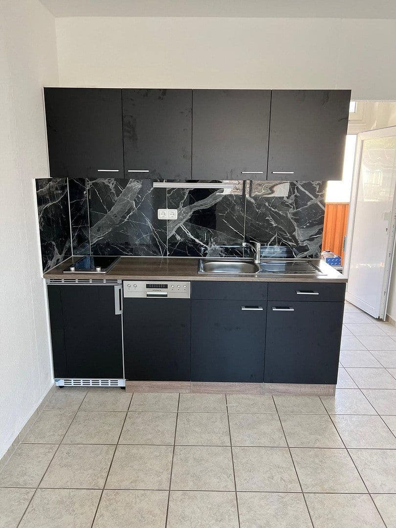 Prenájom bytu 1-izbový 24 m², Mainz, Porýnie-Falcko Prenájom bytu 1-izbový 24 m², Mainz, Porýnie-Falcko