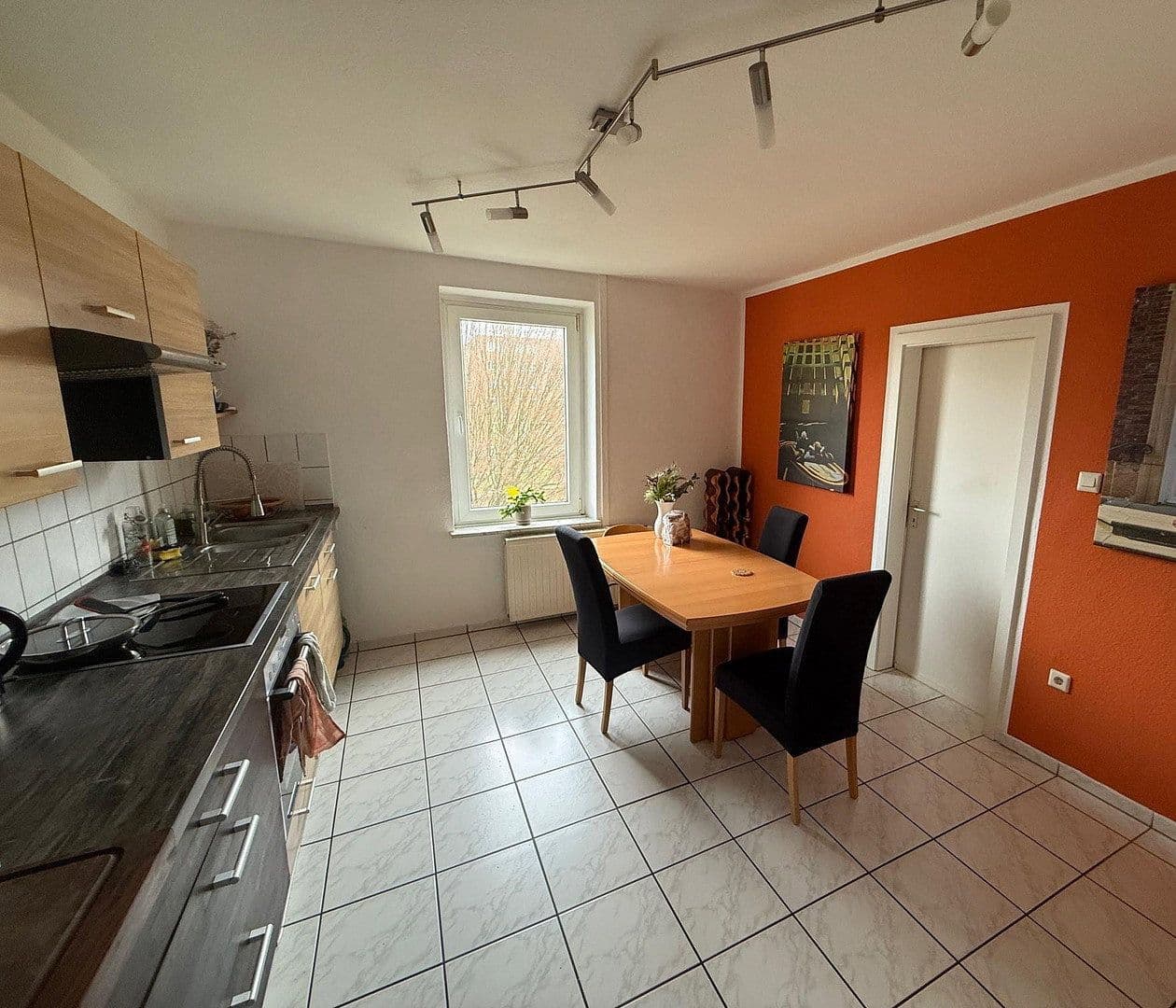 Prenájom bytu 3-izbový 83 m², Dürener Straße 17, Dortmund, Severné Porýnie - Westfálsko Prenájom bytu 3-izbový 83 m², Dürener Straße 17, Dortmund, Severné Porýnie - Westfálsko