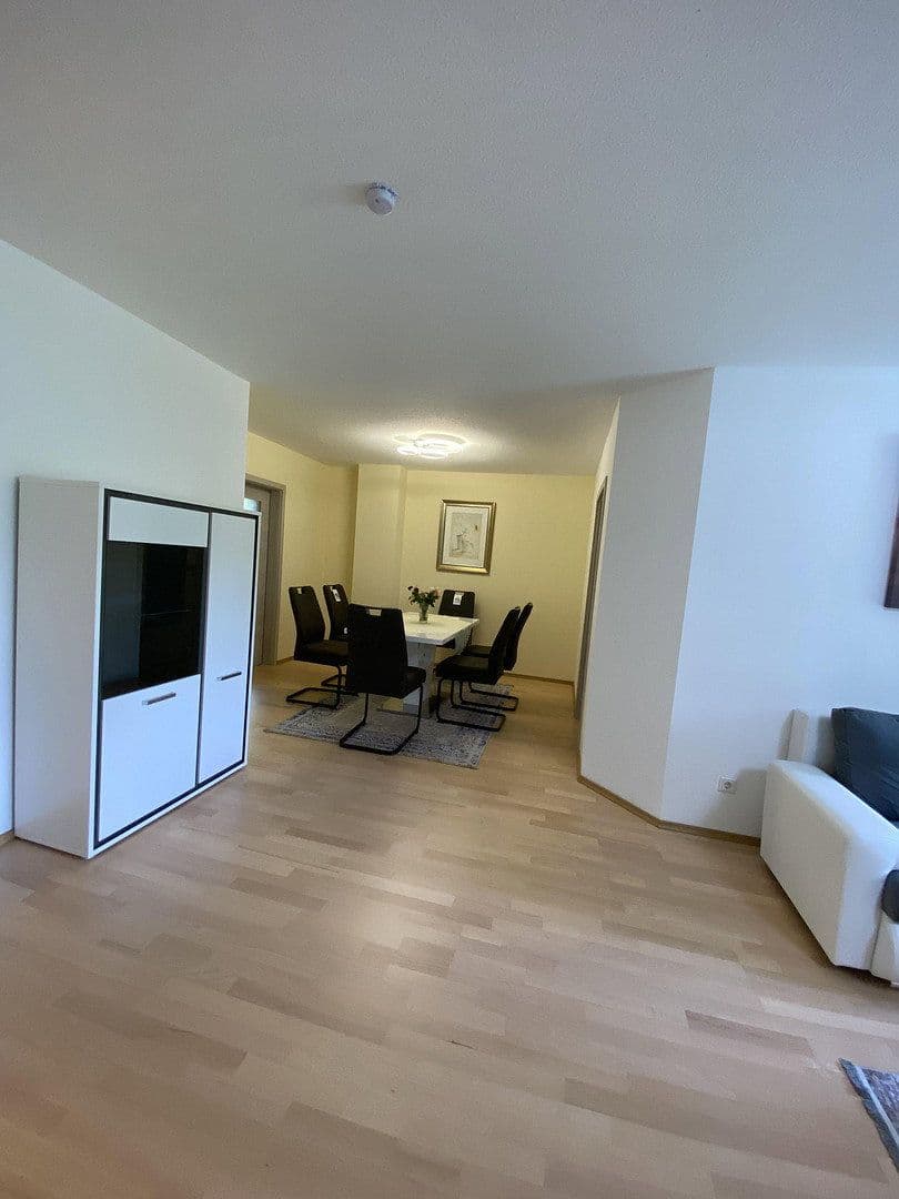 Prenájom bytu 3-izbový 95 m², Wiesbaden, Hesensko Prenájom bytu 3-izbový 95 m², Wiesbaden, Hesensko