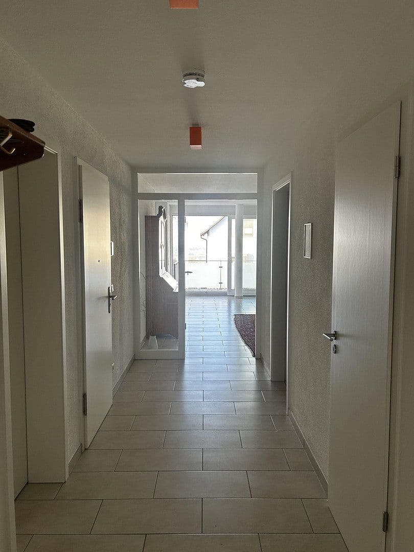 Prenájom bytu 3-izbový 131 m², Weinheim, Bádensko-Wurttembersko Prenájom bytu 3-izbový 131 m², Weinheim, Bádensko-Wurttembersko