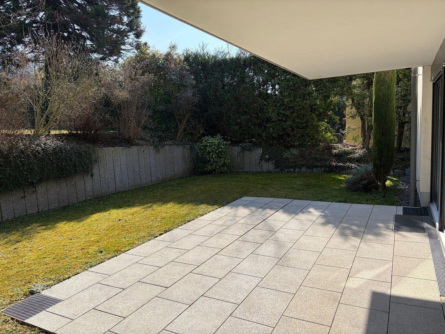 Prenájom bytu 3-izbový 131 m², Weinheim, Bádensko-Wurttembersko Prenájom bytu 3-izbový 131 m², Weinheim, Bádensko-Wurttembersko