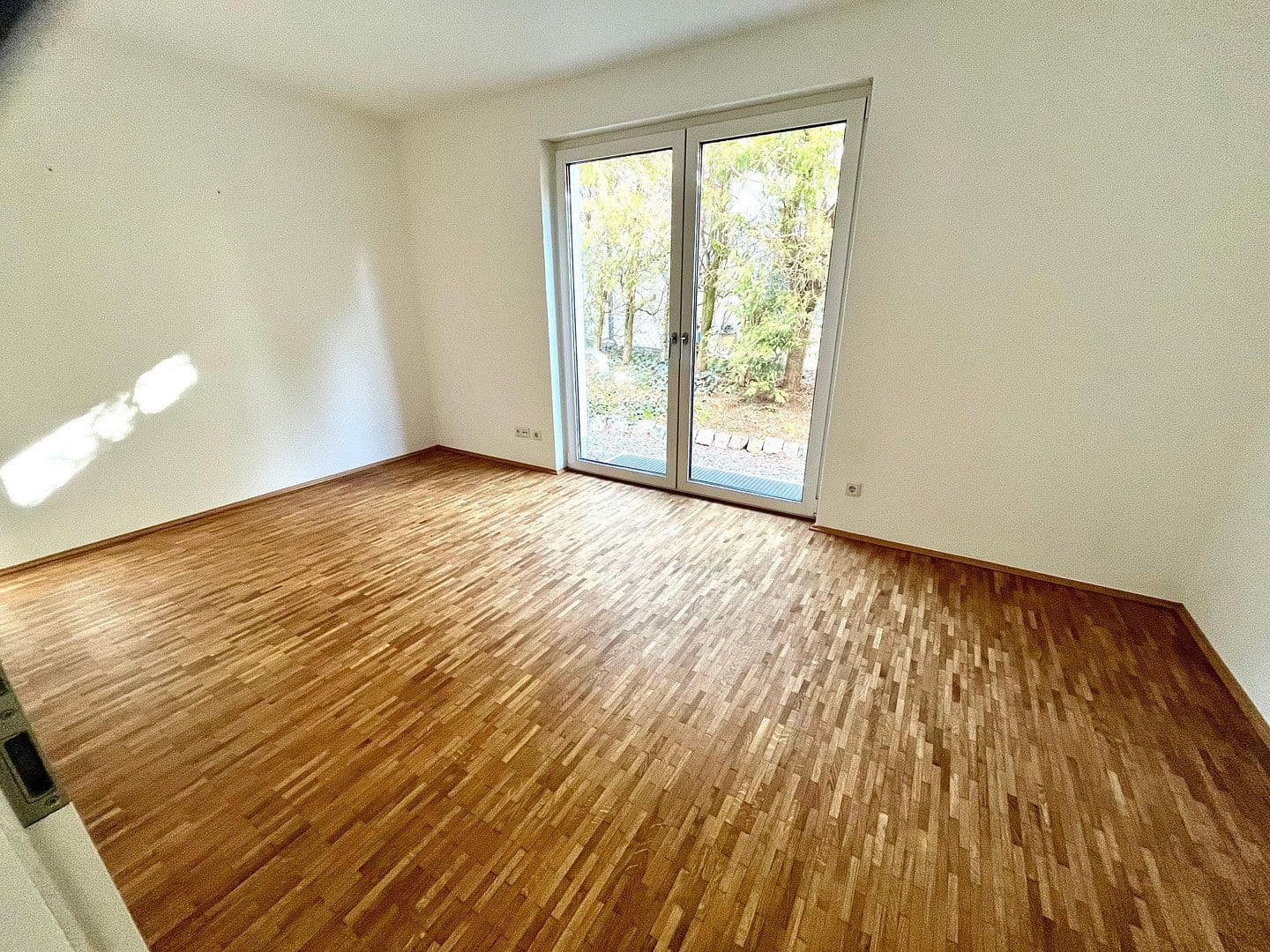 Prenájom bytu 3-izbový 131 m², Weinheim, Bádensko-Wurttembersko Prenájom bytu 3-izbový 131 m², Weinheim, Bádensko-Wurttembersko